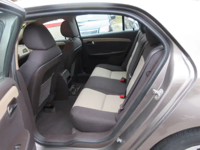 2011 Chevrolet Malibu LS - Photo 11