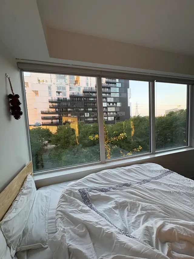 Master Bedroom w/ on-suite bath in 2B2B