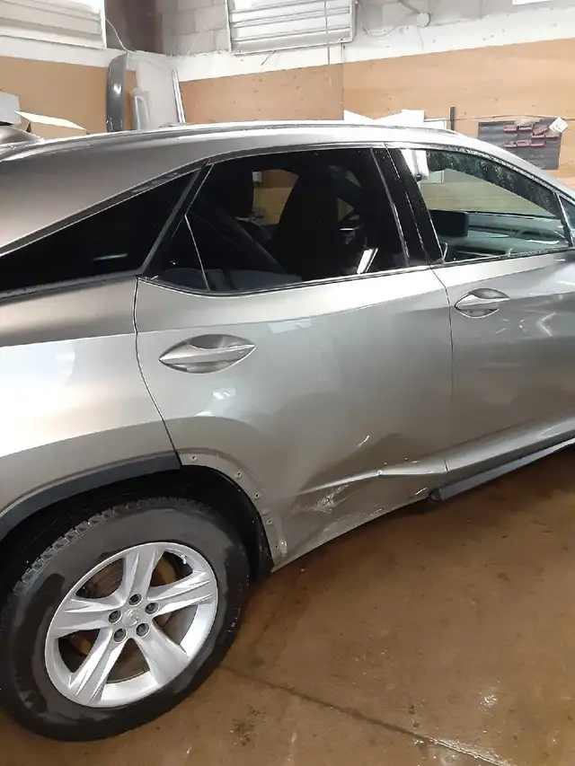 Mobile auto collision technician