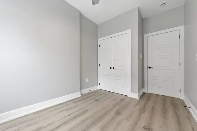 Beautiful Two Bedroom Two Bathroom Apartment - Photo 7