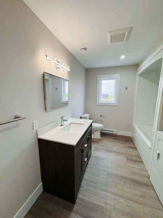 Brand new 2-bedroom apartment with water-view & private balcony - Photo 8