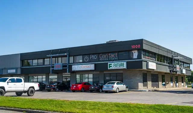 Espace commercial et industriel à louer – de 656 à 3 753 pi2 - Photo 2