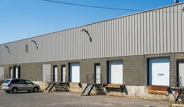 Espace commercial et industriel à louer – de 656 à 3 753 pi2 - Photo 5