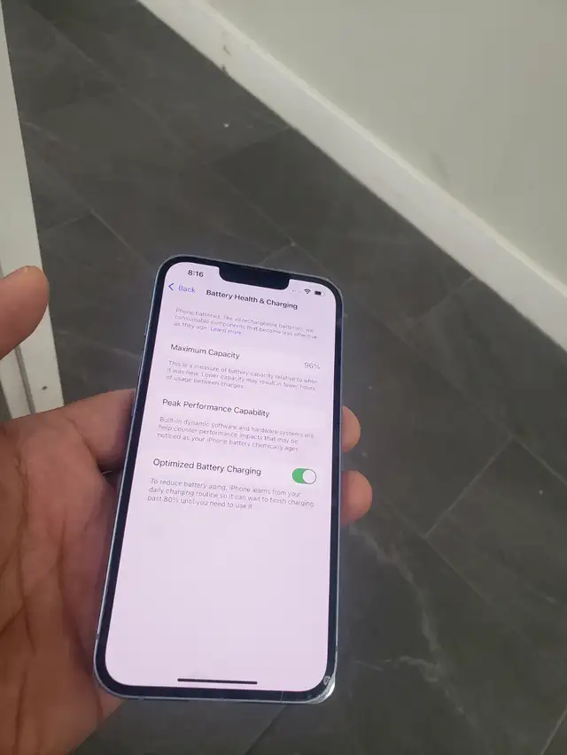 iPhone 14 128GB with 1 year warranty - Photo 3