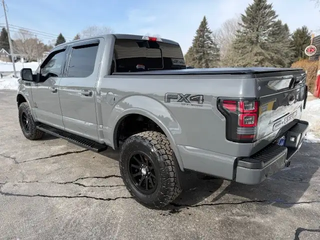 2018 FORD F-150 SUPERCREW  5.0 LITRE ENGINE  CLEAN CARFAX - Photo 5