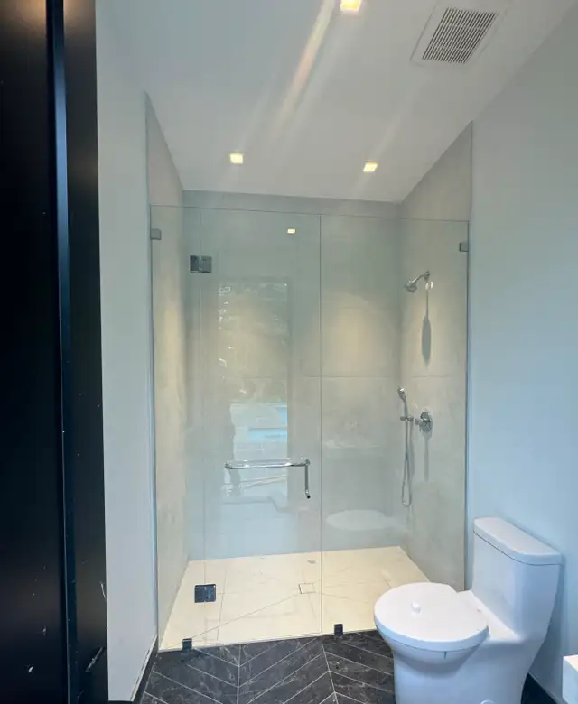 Glass Showers   Railings - Photo 4