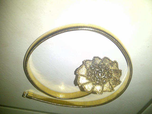 BELLE CEINTURE NEUVE LAITON 22'x26'LONG GR 4`6 FEMME OU ADO$5.00 - Photo 2