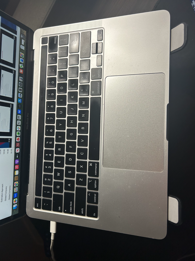 2020 MacBook Pro 14' Silver (Excellent Condition   Original Box) - Photo 2