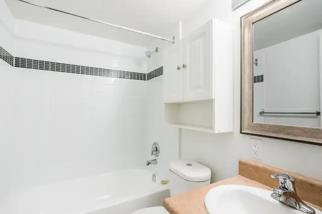 Eastmount Apartments - Townhouse (3 bedroom) available at 33 Eas - Photo 12