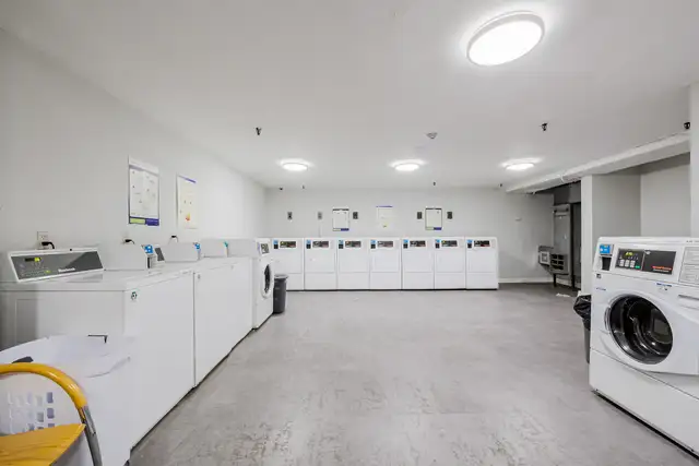 Eastmount Apartments - Townhouse (3 bedroom) available at 33 Eas - Photo 13