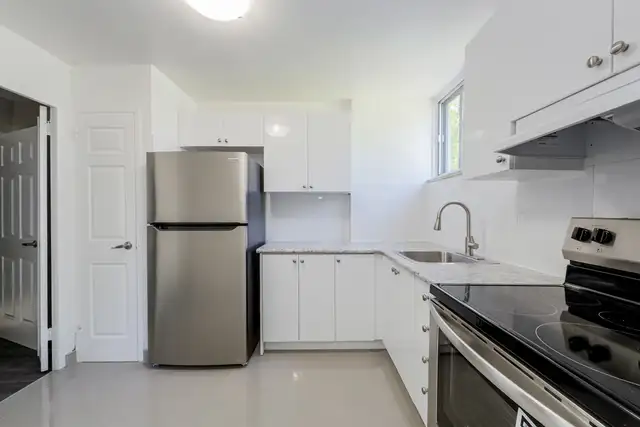 Eastmount Apartments - Townhouse (3 bedroom) available at 33 Eas - Photo 17