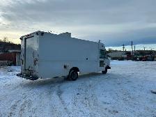 2002 Ford Utilimaster E-450 Step Van – 291,812 Kms