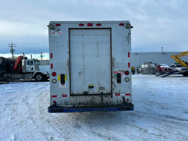 2002 Ford Utilimaster E-450 Step Van – 291,812 Kms - Photo 8