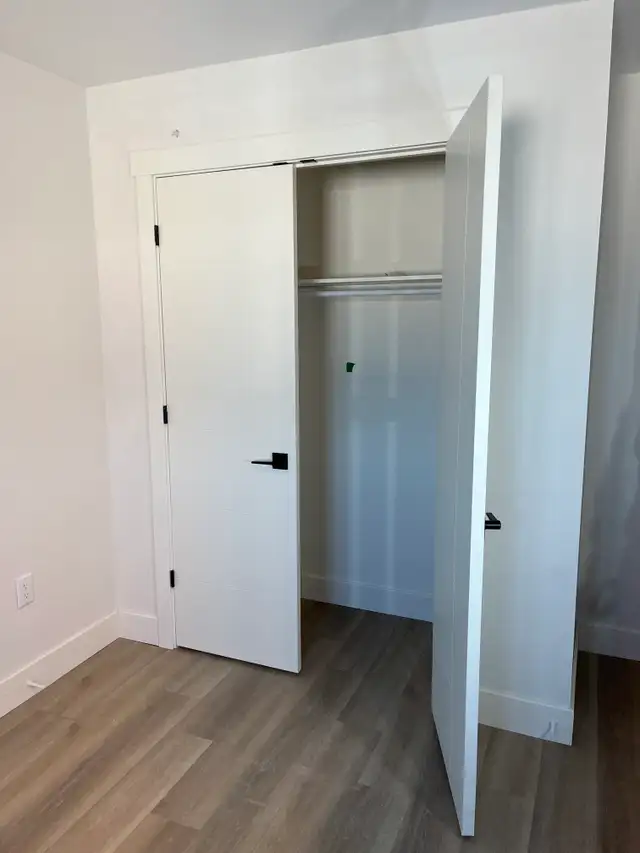 2 bedrooms, 2 baths Move in Ready - Photo 11