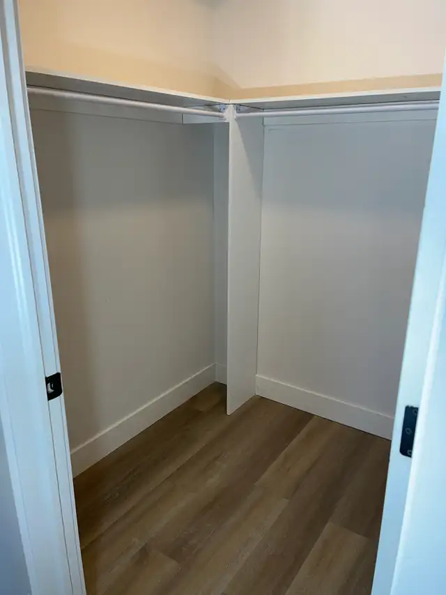 2 bedrooms, 2 baths Move in Ready - Photo 12