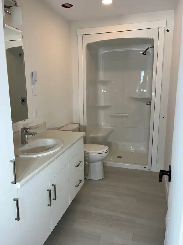 2 bedrooms, 2 baths Move in Ready - Photo 13