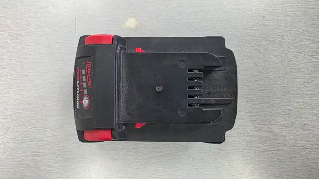 Milwaukee M18 XC 5.0 Battery - Photo 3