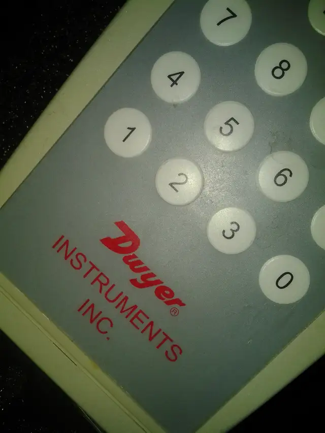 Dwyer Series UF Sonicflow portable, non-invasive ultrasonic flow - Photo 8