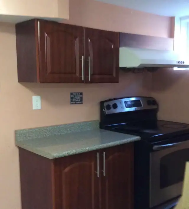 Scarborough-Large Furnished Room with Attached Private Bathroom - Photo 10