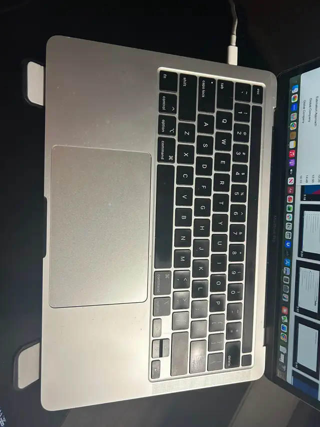 2020 MacBook Pro 14' Silver (Excellent Condition   Original Box) - Photo 2