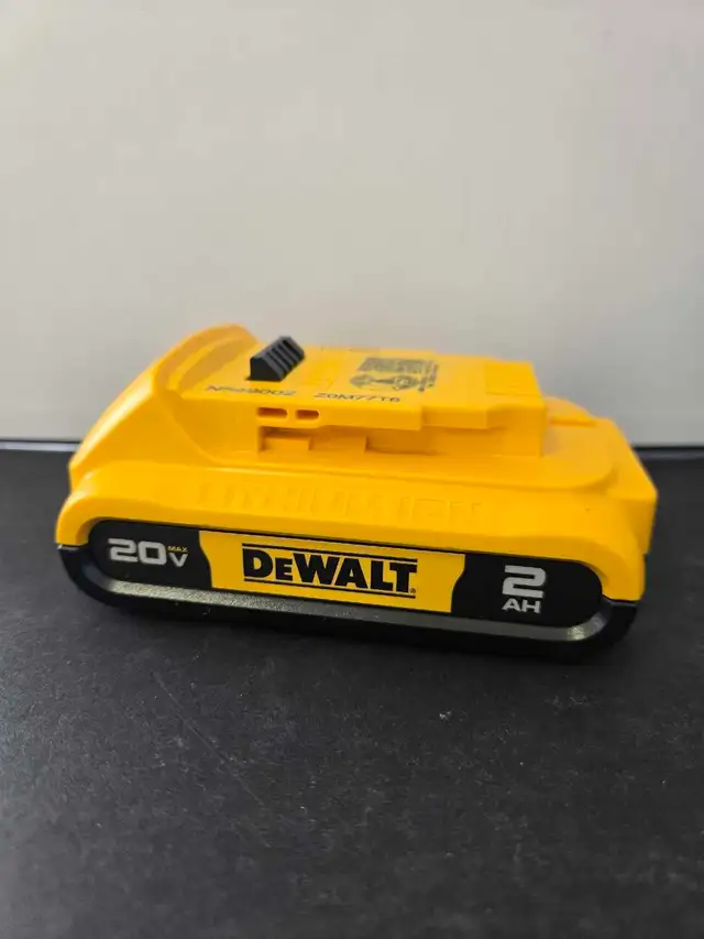 DEWALT 2AH BATTERY 20V DCB203