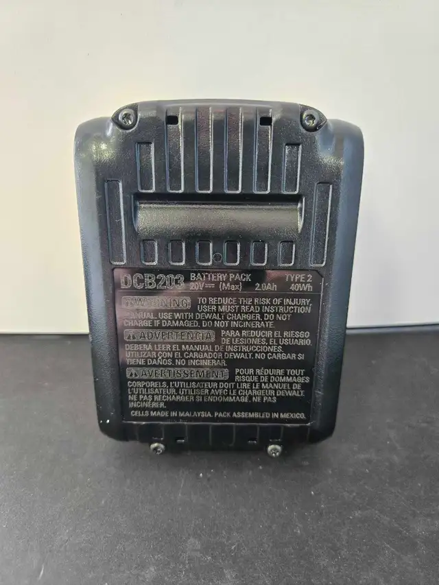DEWALT 2AH BATTERY 20V DCB203 - Photo 2