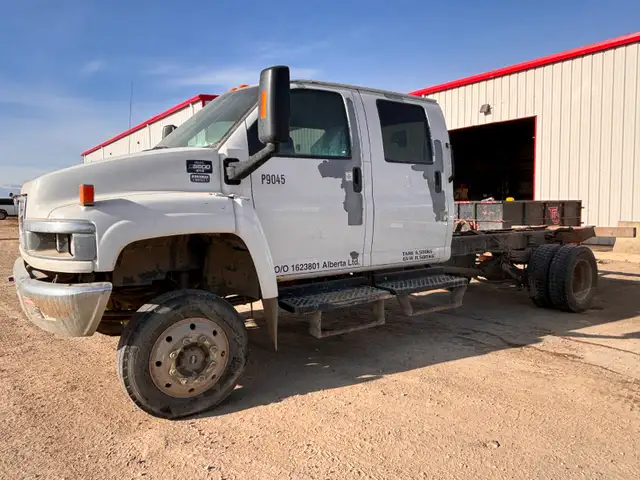 2007 GMC C550 4x4 - Photo 3