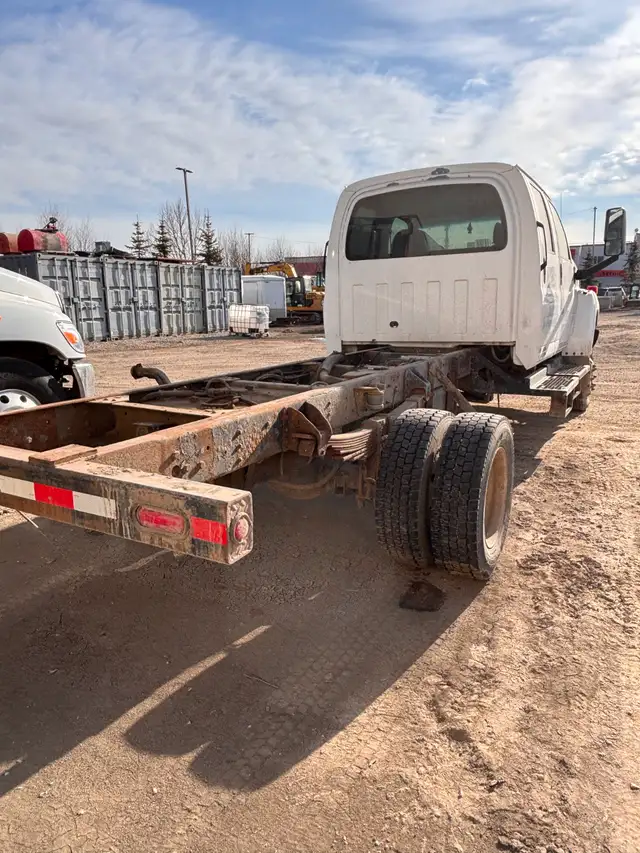 2007 GMC C550 4x4 - Photo 4