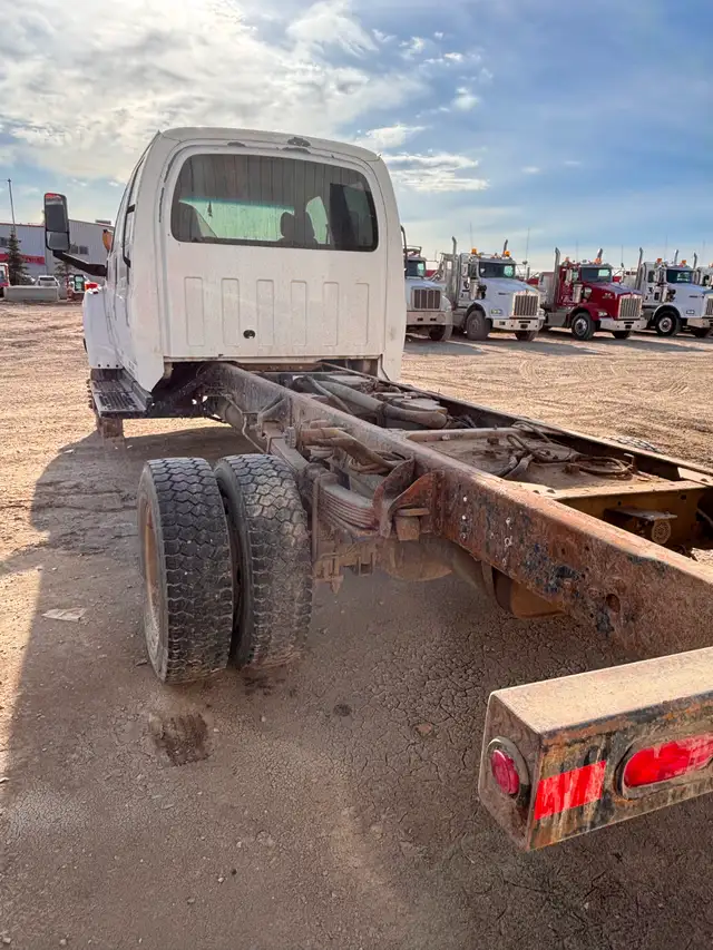 2007 GMC C550 4x4 - Photo 5