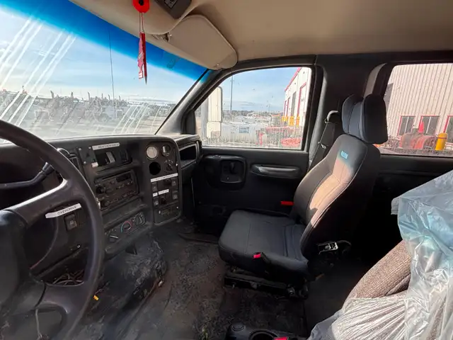 2007 GMC C550 4x4 - Photo 6