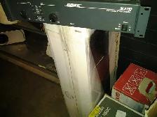 bose m2150 300 watt 8ohm 4 ohm 70v or 100v 200  bose power amps