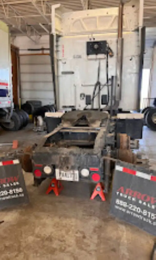 Heavy Duty Truck & Trailer Mechanic - Photo 2
