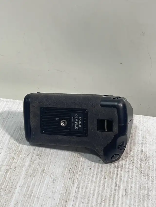 Canon BG-E6D Battery Grip - Photo 4