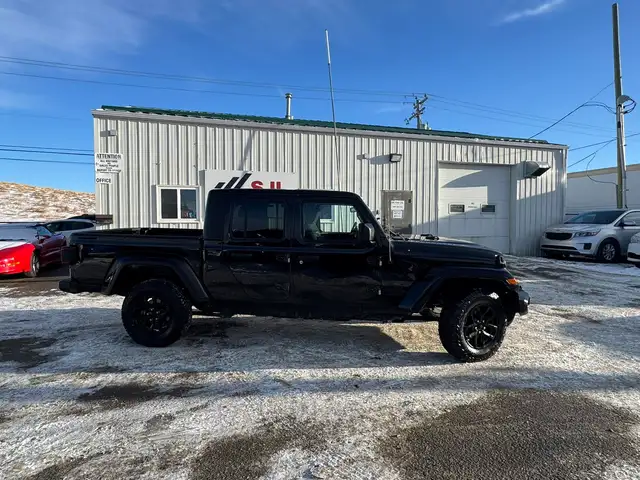 2021 Jeep Gladiator Sport - Photo 2