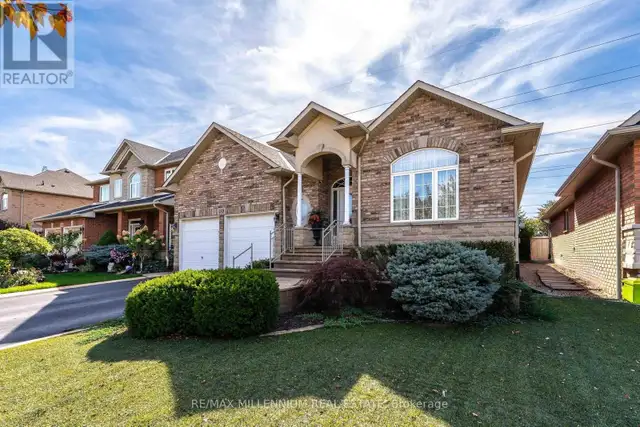 2 Bedrooms For rent In Beautiful Home On Hamilton Mountain