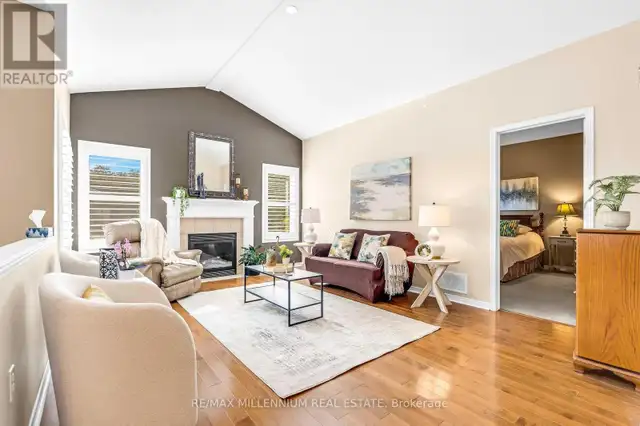 2 Bedrooms For rent In Beautiful Home On Hamilton Mountain - Photo 7