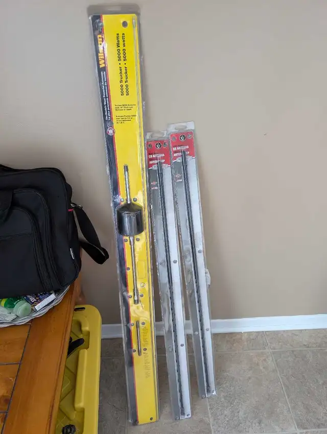 garage sale from snow blower to electronic - Photo 5