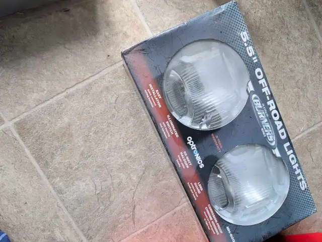 garage sale from snow blower to electronic - Photo 6