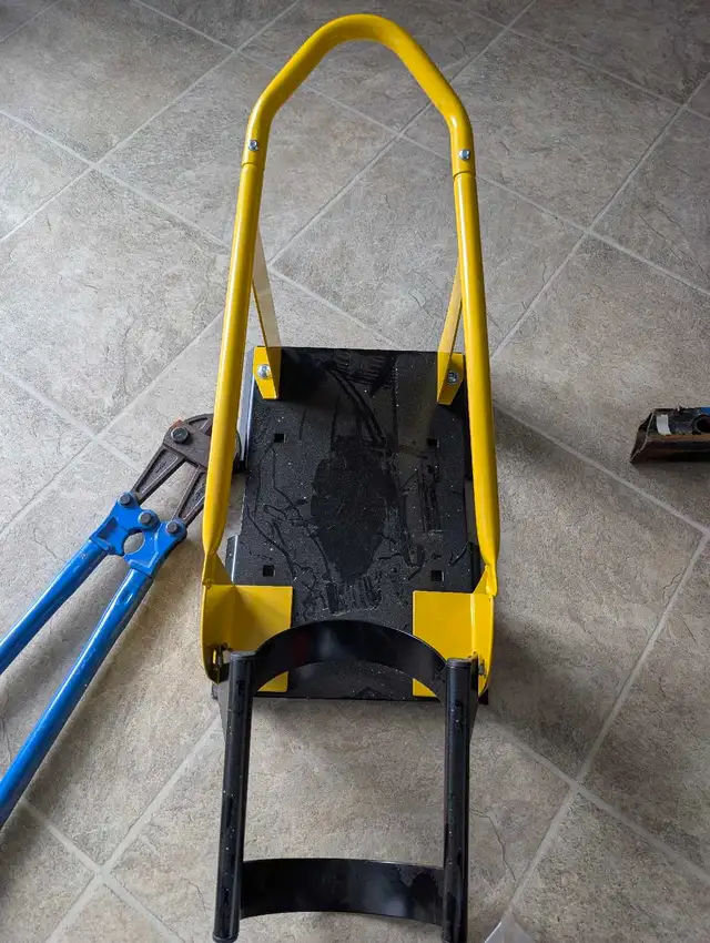 garage sale from snow blower to electronic - Photo 7