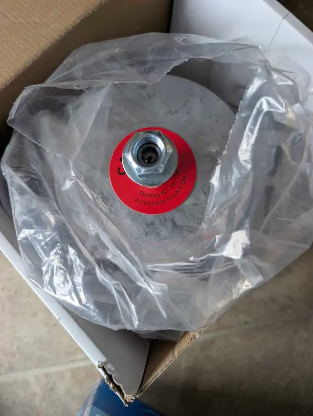 garage sale from snow blower to electronic - Photo 9