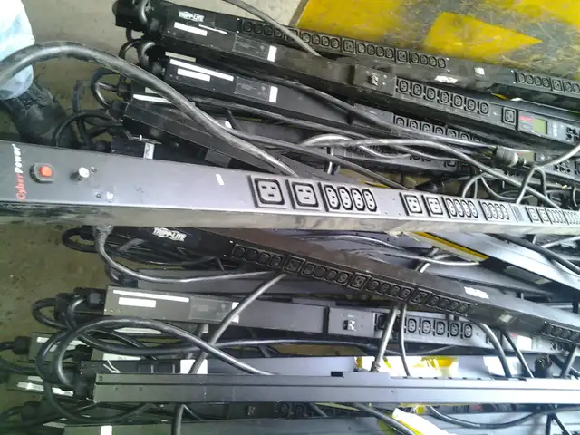 CyberPower PDU20MVHVT38F  pdu 200  apc switched 200  apc ups 1kv