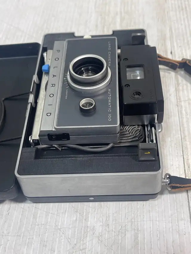 Vintage Polaroid Automatic 100 - Photo 5