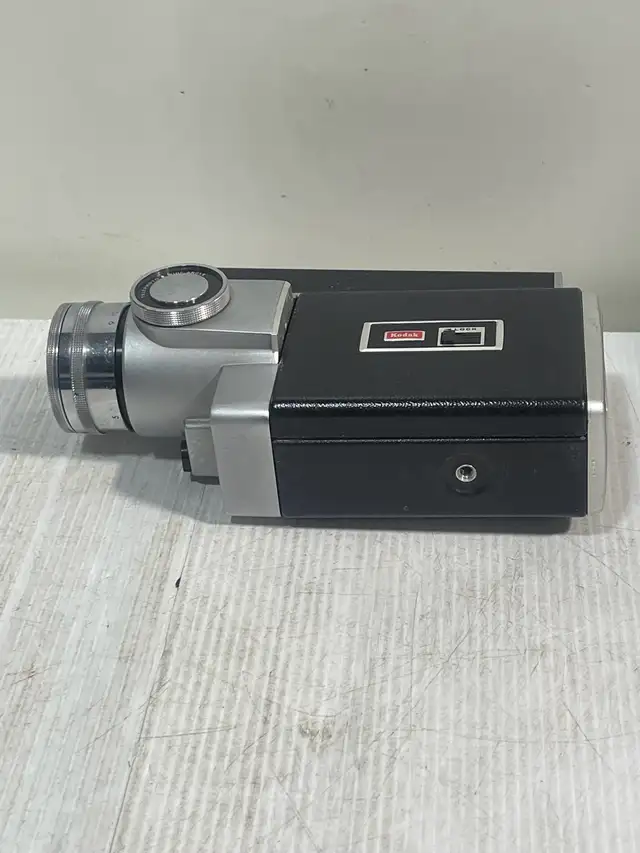 Vintage Kodak Zoom 8 Reflex Camera - Photo 8