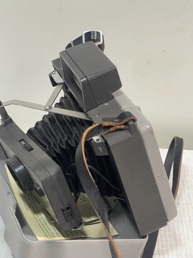 Vintage Polaroid Land Camera Automatic 225 - Photo 3