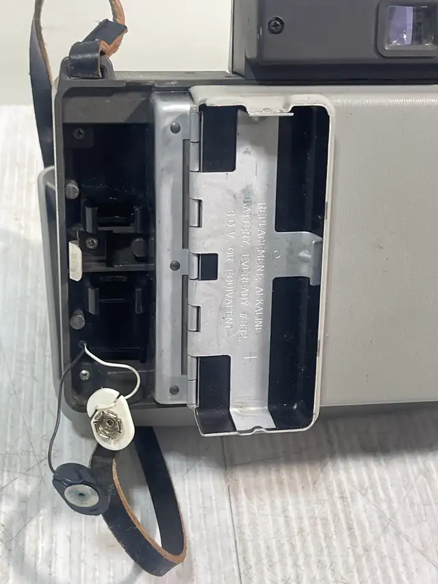 Vintage Polaroid Land Camera Automatic 225 - Photo 5