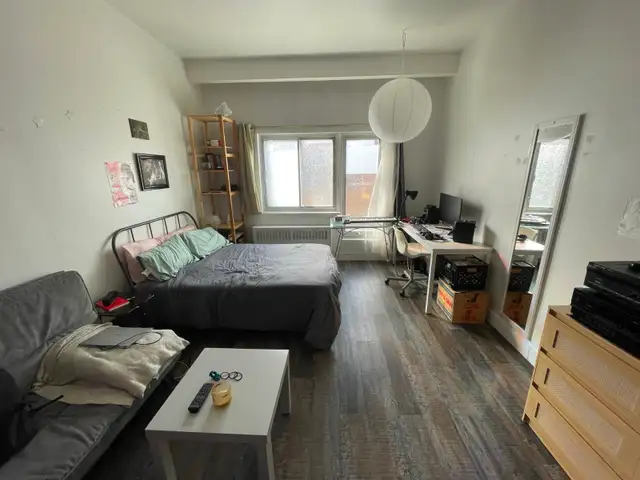 Studio lease transfer - little italy (st laurent & beaubien)