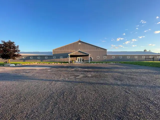 Limited Stalls Available at Grass Stable. Newmarket/King - Photo 6