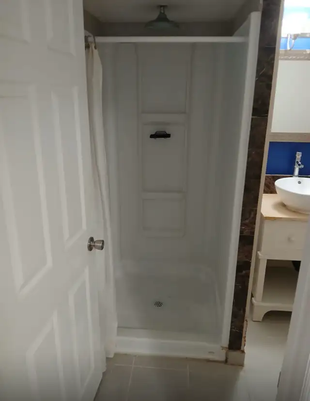 1 Bedroom Basement Apartment Unit for Rent - Photo 7