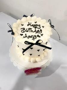 Burlington Vintage Cake, Custom cakes with hearts - Photo 8