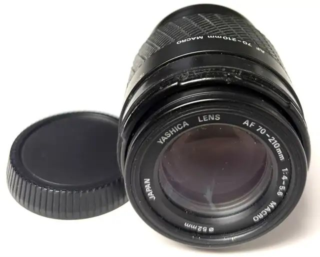 Yashica AF 70-210mm f/4-5.6 Macro Zoom Lens - Photo 3